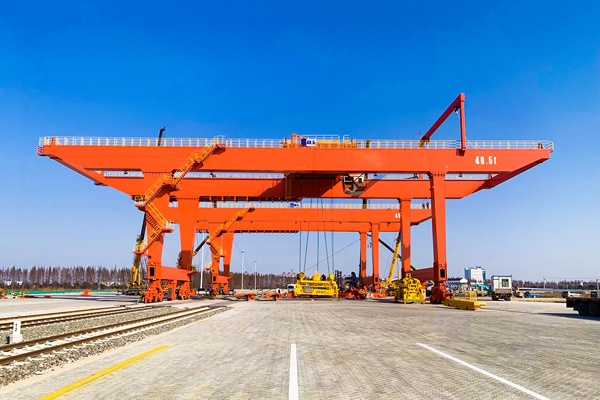 轨道式集装箱龙门吊有效作业有哪些核心技巧